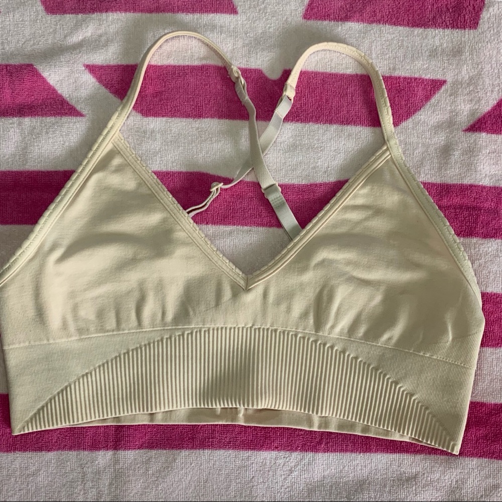 Lululemon Ebb to street bra size 4